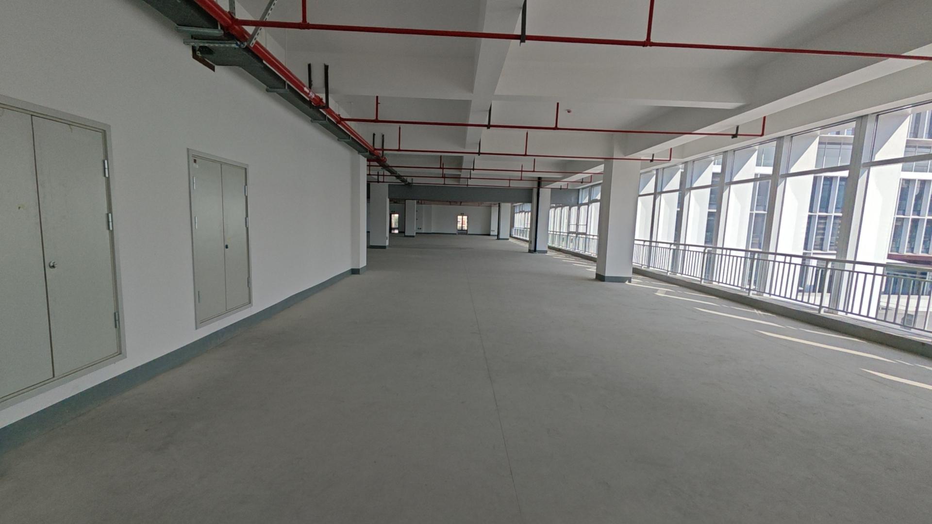 杭州市滨江区荟鼎智创中心（第一工业综合体）8幢5-8层不动产及地下47个机动车位使用权